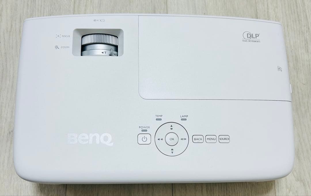 BenQ ベンキュー プロジェクター HT1070 PROJECTOR 動作OK