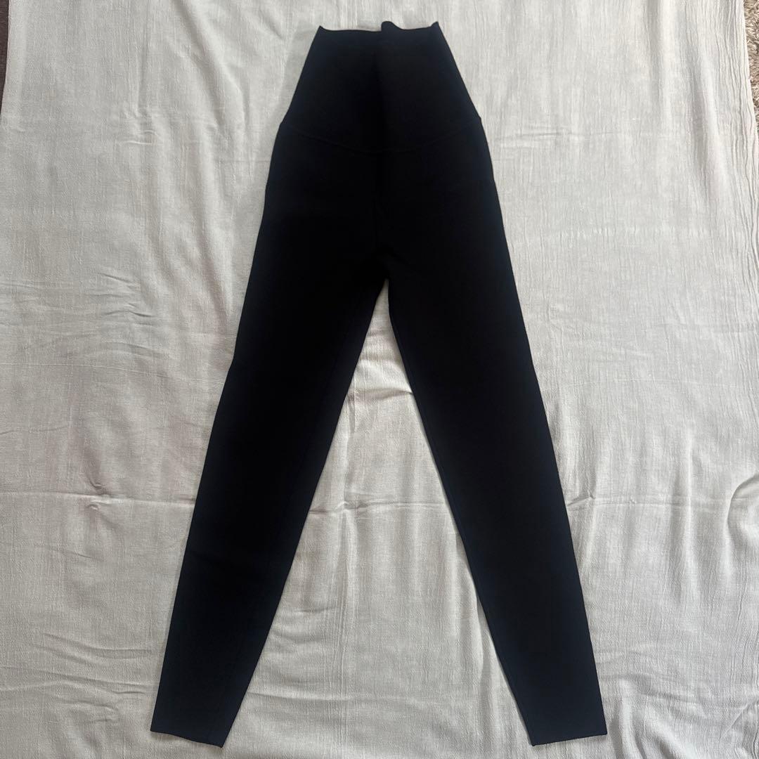 THESHISHIKUI ニットレギンス