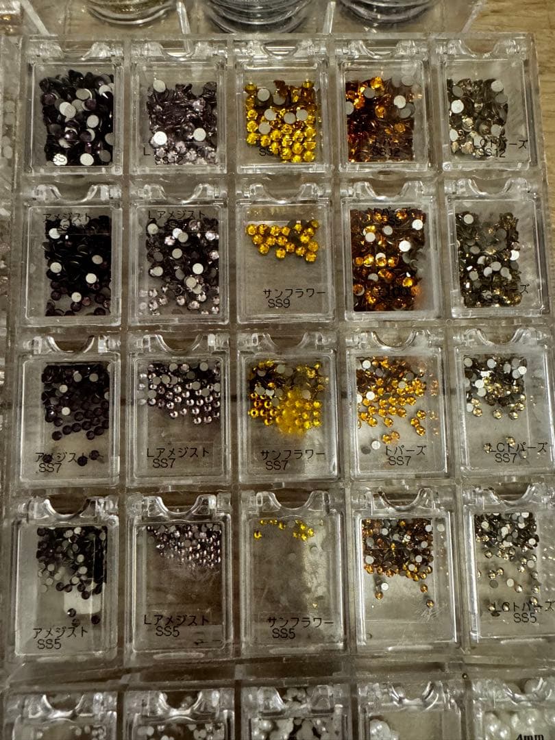スワロフスキーネイルパーツ大量まとめ販売
