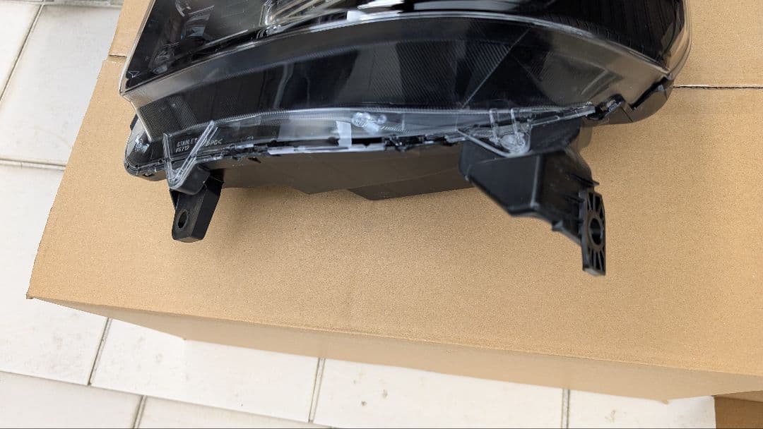 ホンダ　N-BOX JF5.6 左ヘッドライト