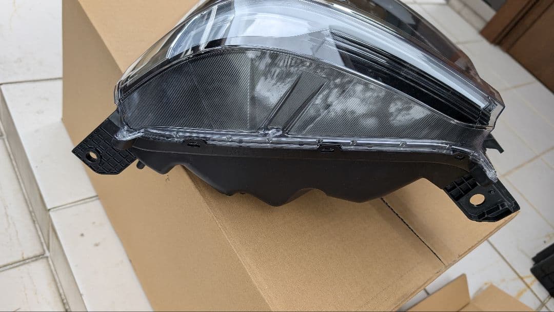 ホンダ　N-BOX JF5.6 左ヘッドライト