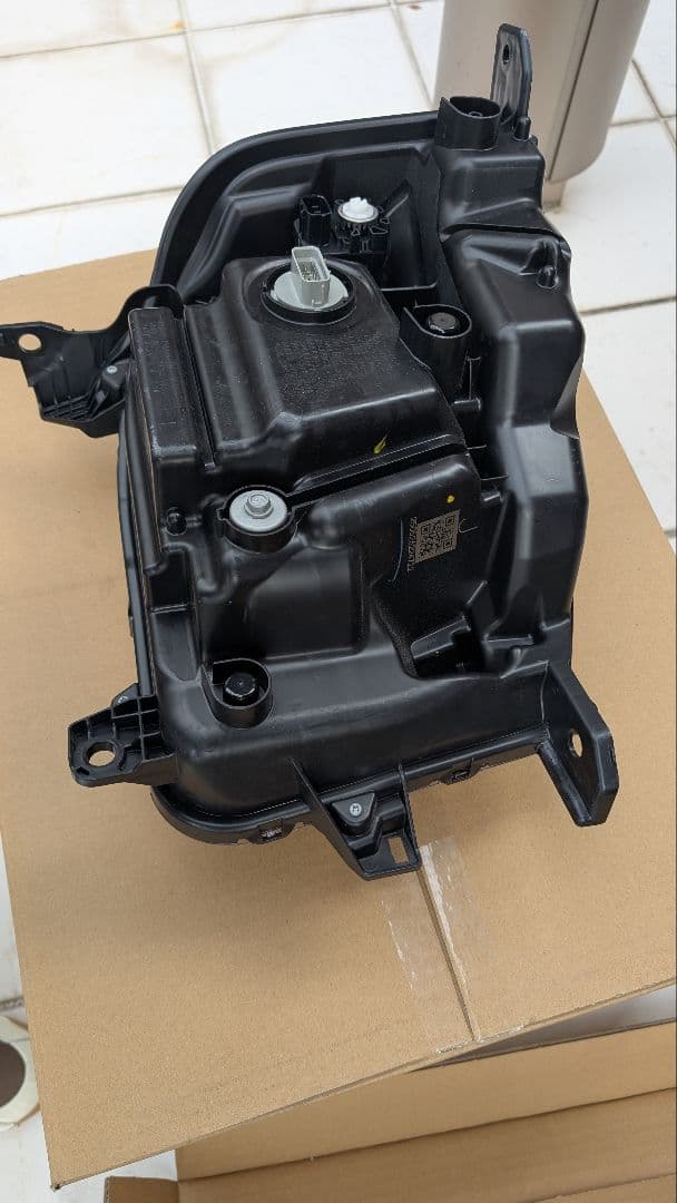 ホンダ　N-BOX JF5.6 左ヘッドライト