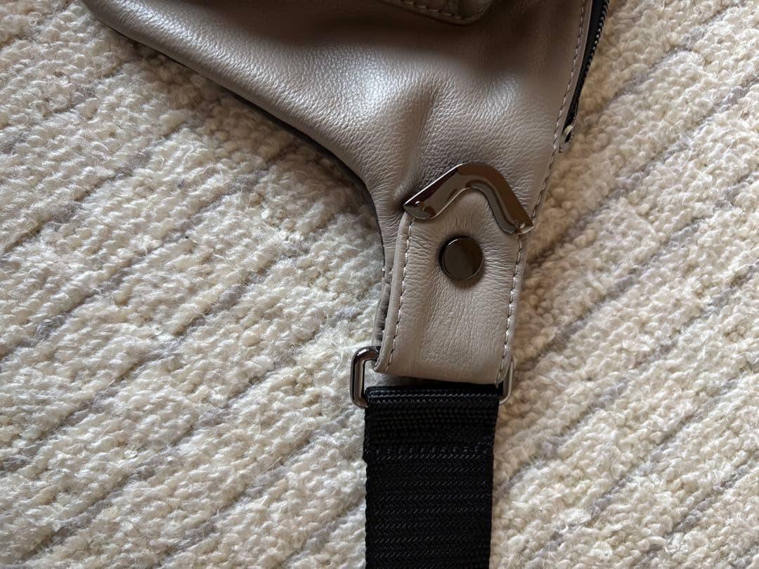 PRIDE BISグレーウエストポーチ フロントポケット付き