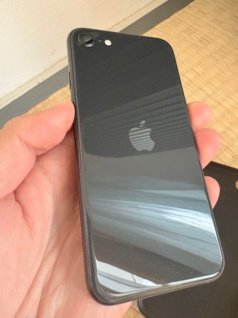 iPhone SE (第2世代) 128Gブラック SIMフリー
