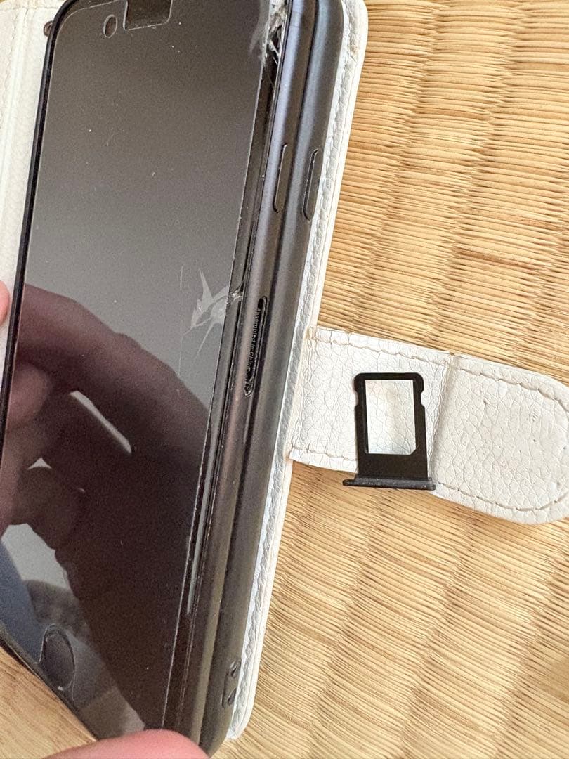 iPhone SE (第2世代) 128Gブラック SIMフリー