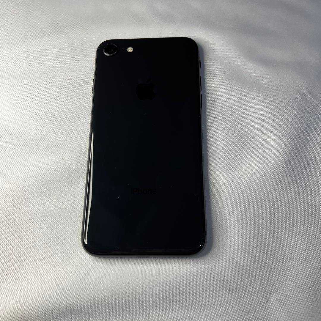 Apple iPhone 8 auSIMロック解除済