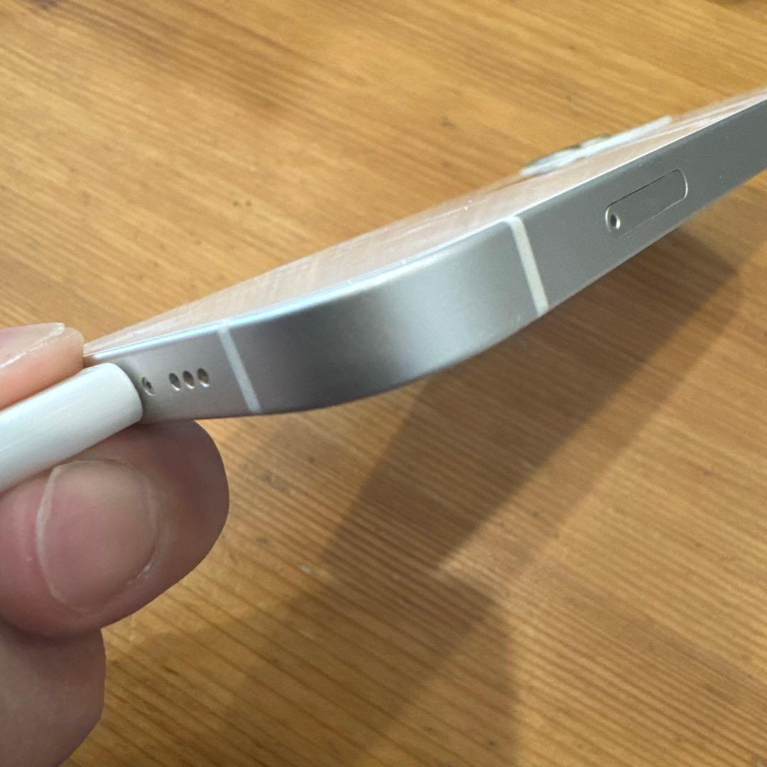 ③Apple iPhone 12 ホワイト 本体　１２８Ｇ