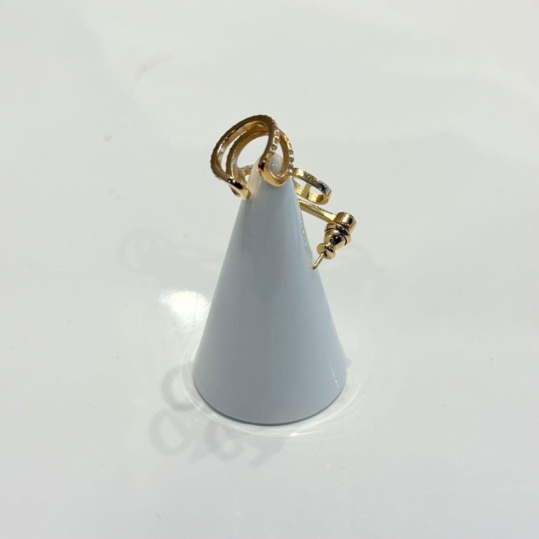 Dior イヤーカフピアス　左耳