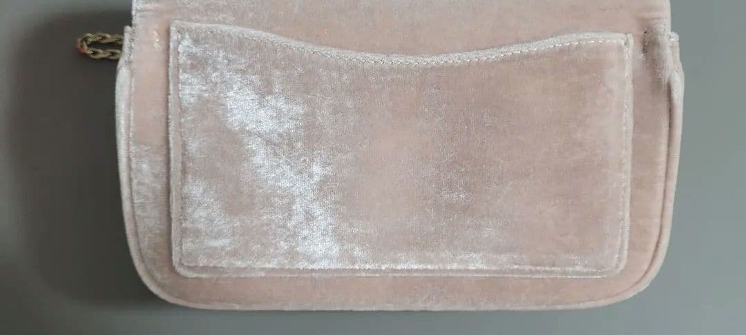 ロジェヴィヴィエ クラッチ ピンク