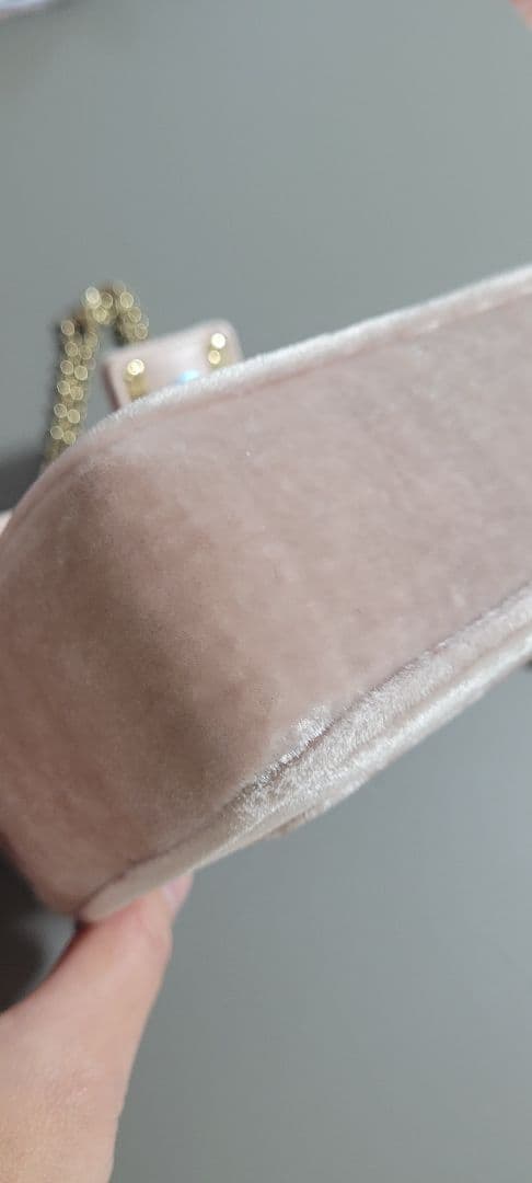 ロジェヴィヴィエ クラッチ ピンク