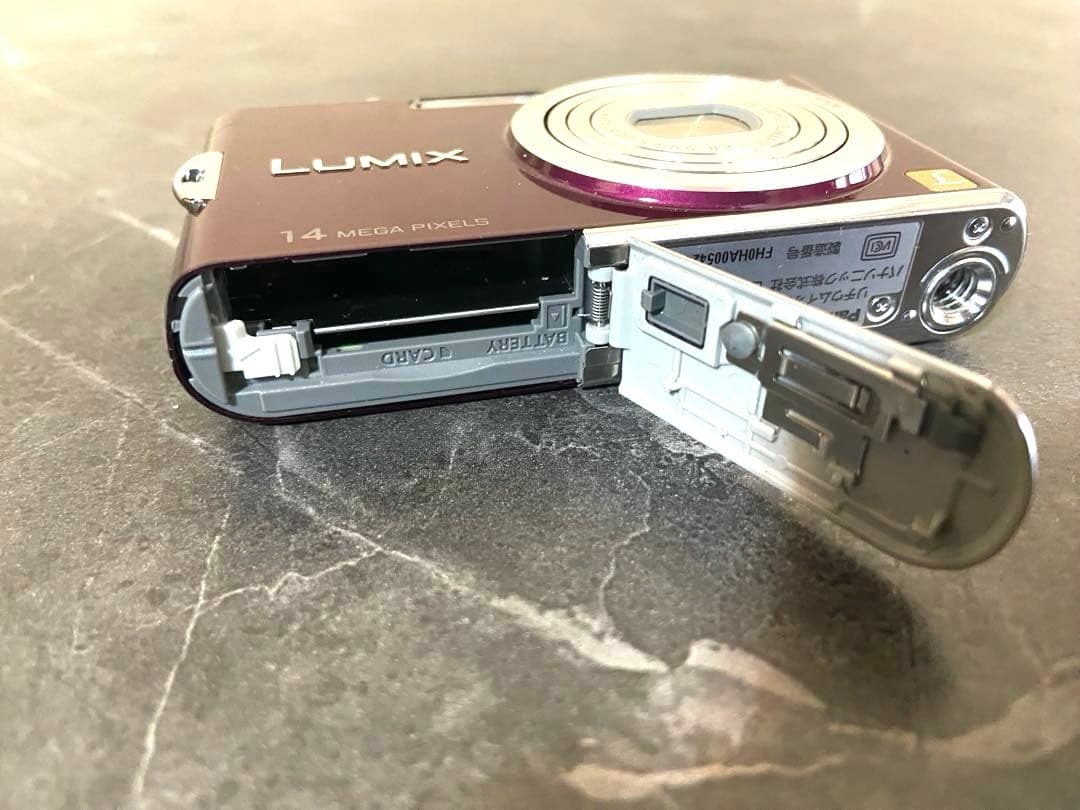 美品 パナソニックLUMIX DMC-FX66 デジタルカメラ パープル