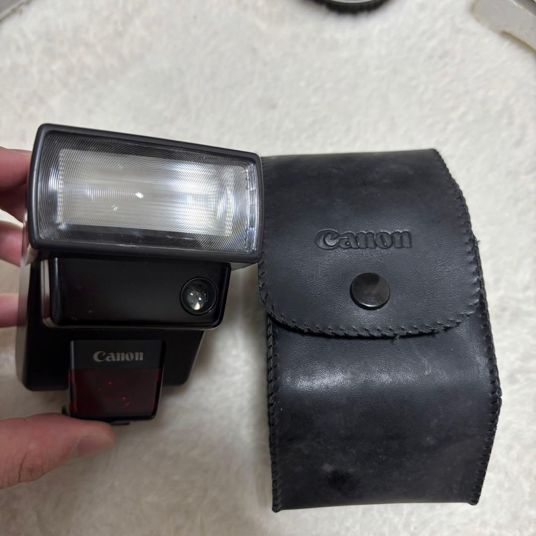 アルミケース付き　カメラ