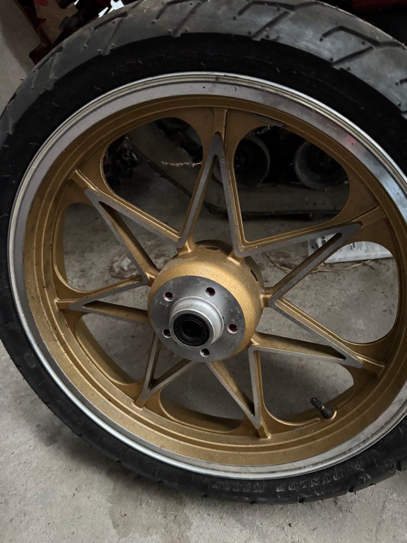 ゼファー400、ZRX400キャストホイール