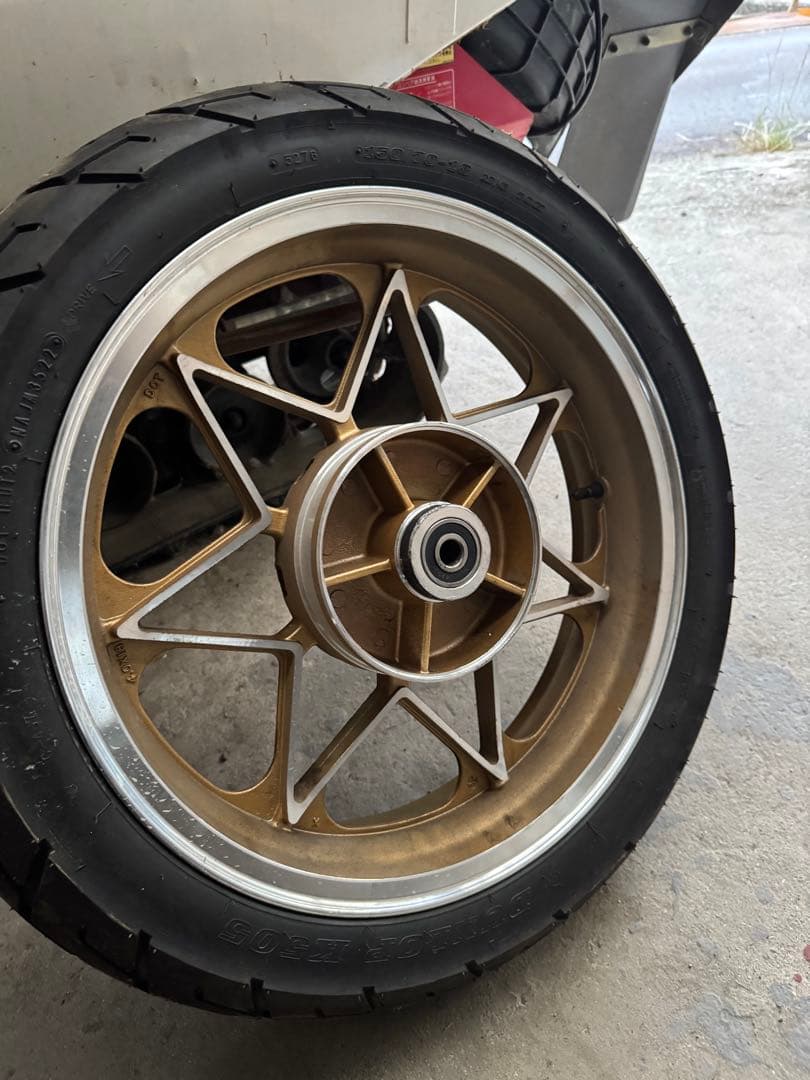 ゼファー400、ZRX400キャストホイール