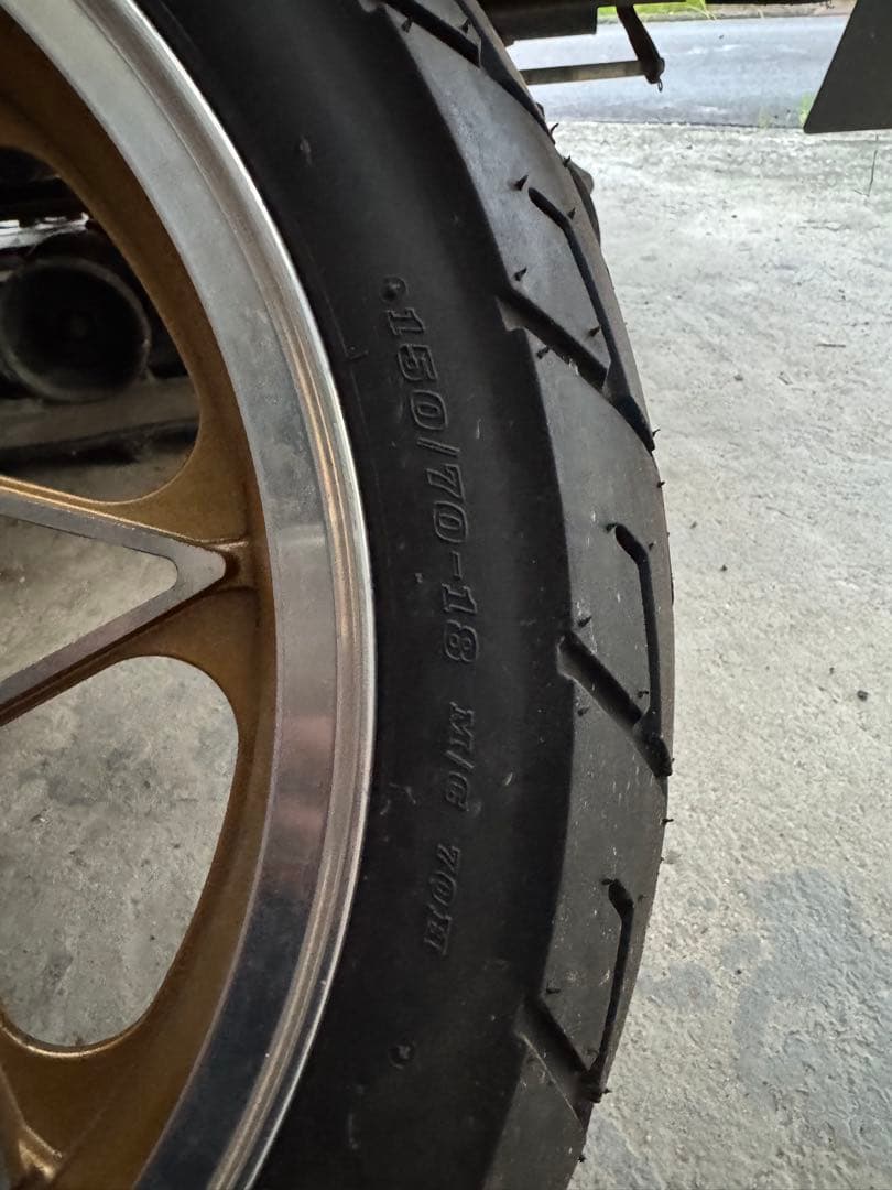 ゼファー400、ZRX400キャストホイール