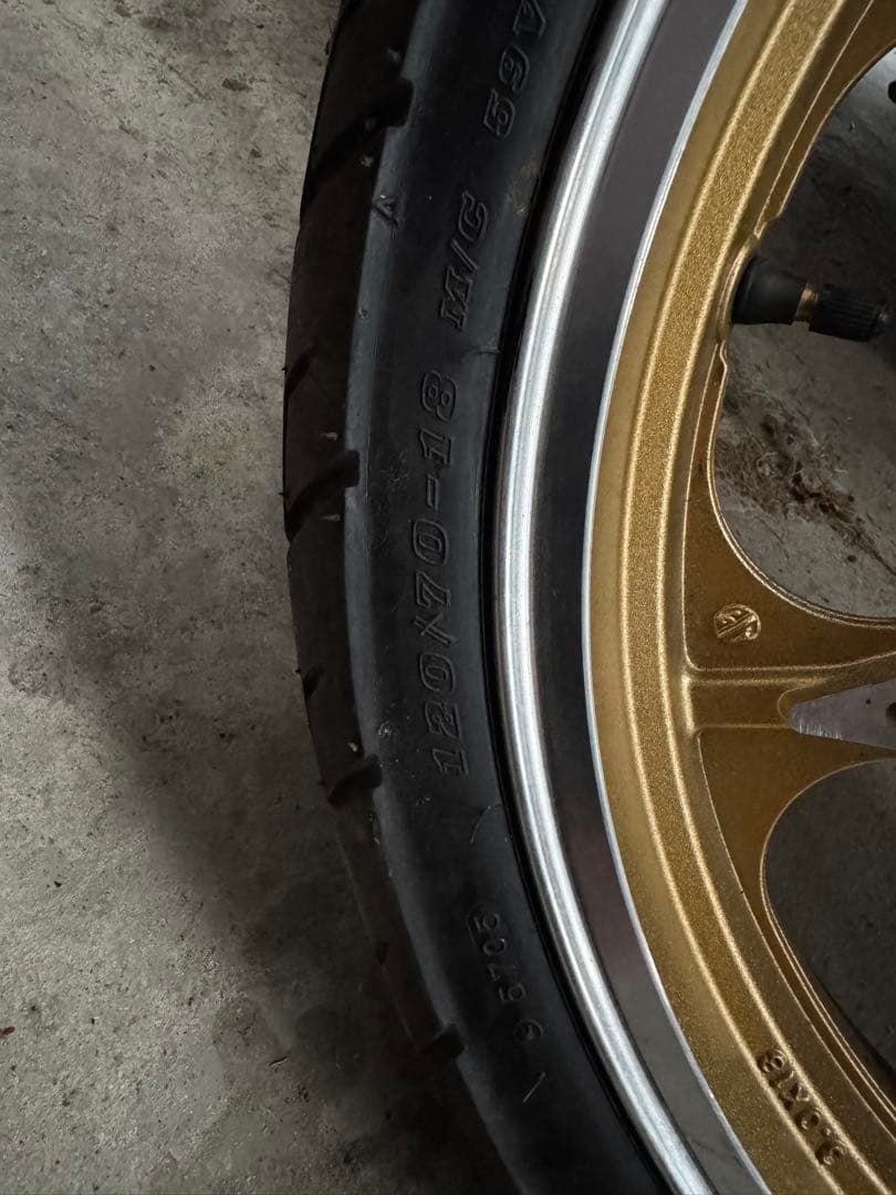 ゼファー400、ZRX400キャストホイール