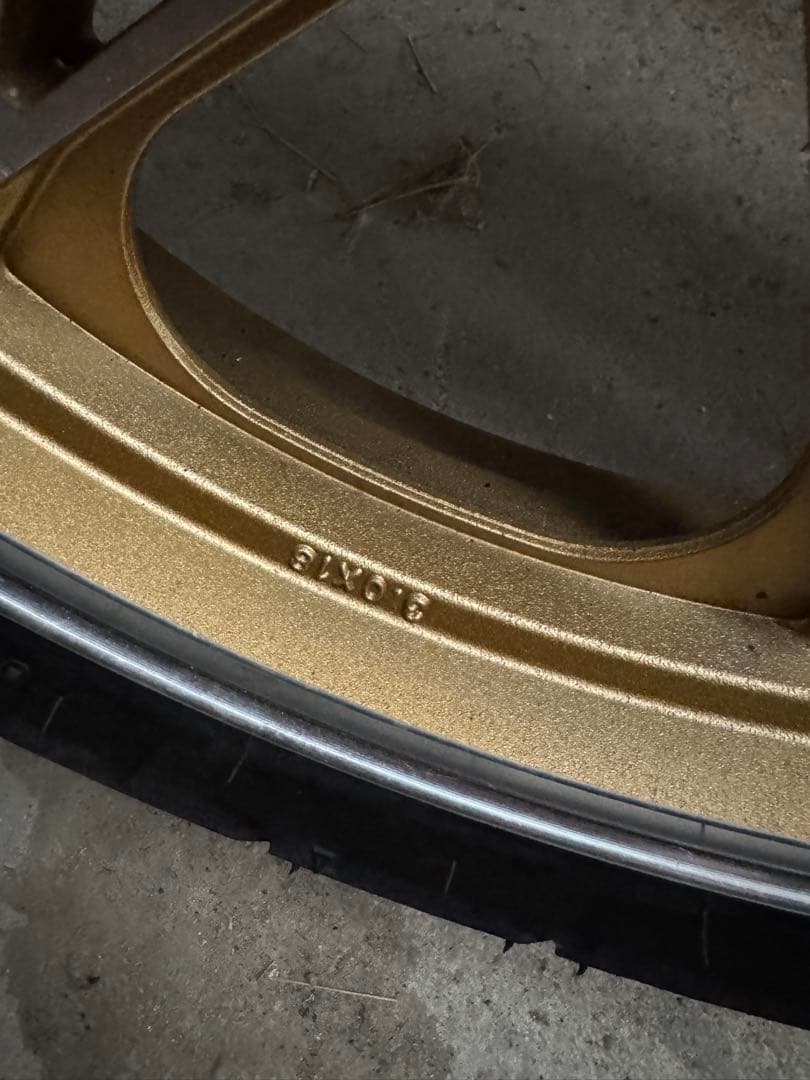 ゼファー400、ZRX400キャストホイール