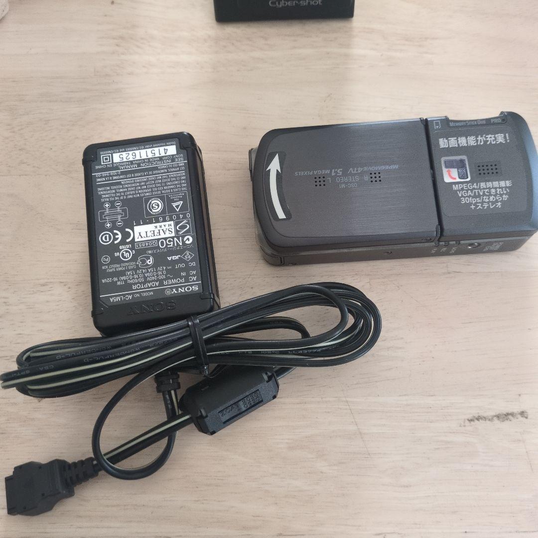 SONY Cyber-shot DSC-M1 本体と付属品