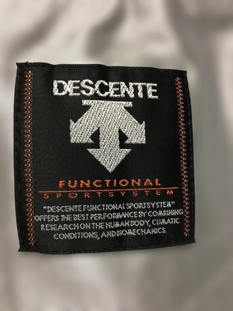 DESCENTE トリタニ ジャケット 黒