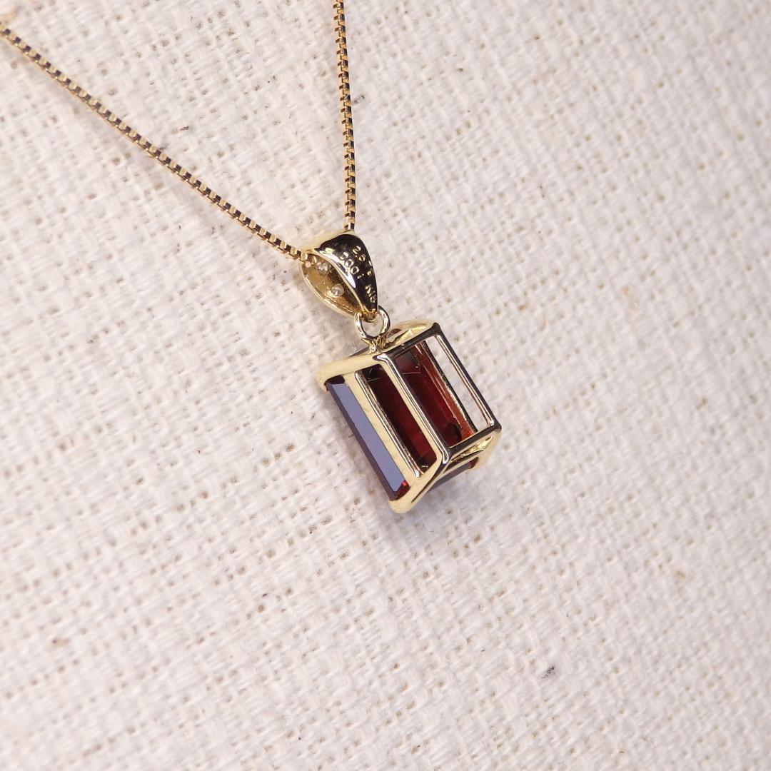 ガーネット ペンダントTOP A5188 2.679ct ゴールドK18 長角