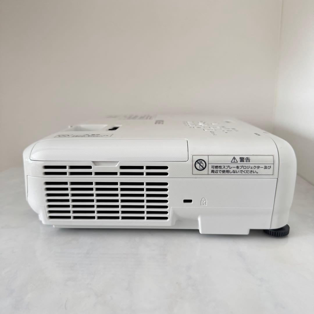 【美品】EPSON EB-X05プロジェクター 本体