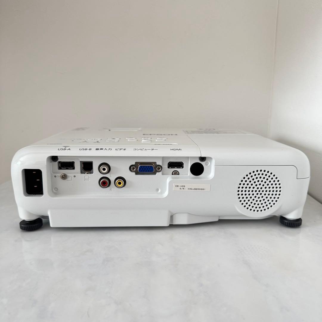 【美品】EPSON EB-X05プロジェクター 本体