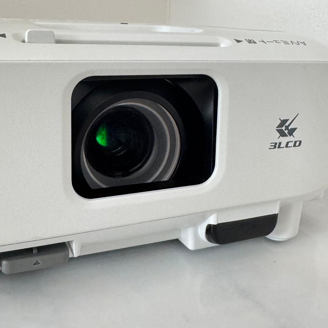 【美品】EPSON EB-X05プロジェクター 本体