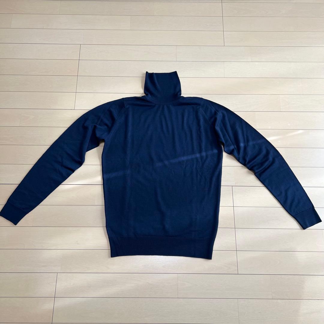 JOHN SMEDLEYタートルネックニット