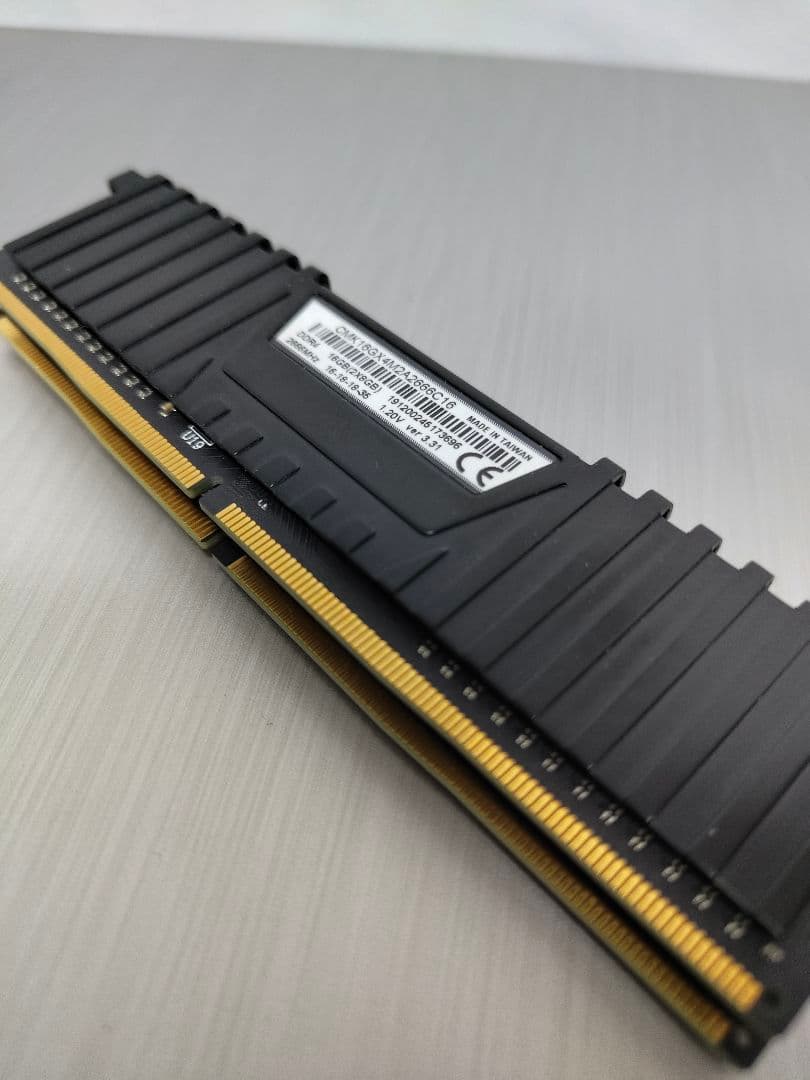 コルセア CORSAIR DDR4-2666MHz デスクトップメモリ 16GB
