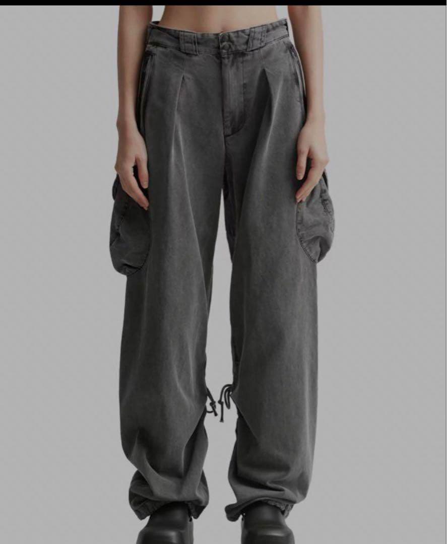 hyein seo カーゴパンツ