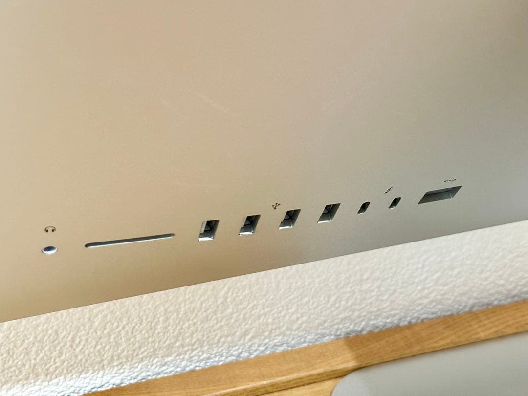 【まりりん】Apple iMac Retina 4K MRT42J/A