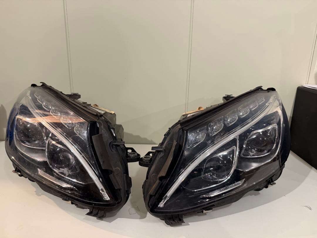 【即日発送】メルセデスベンツCクラスW205前期中古ヘッドライトセット