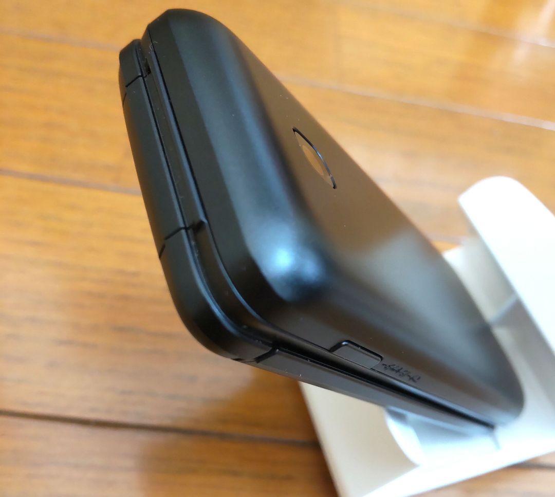 【美品】GRATINA KYF42 ブラック　携帯電話