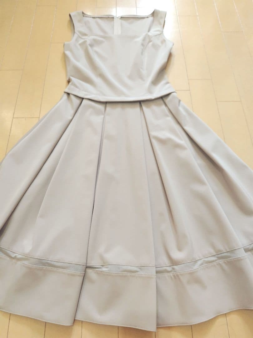 未着用☆ FOXEY フォクシー プリーツ ワンピース ベージュ　ルネ ドレス