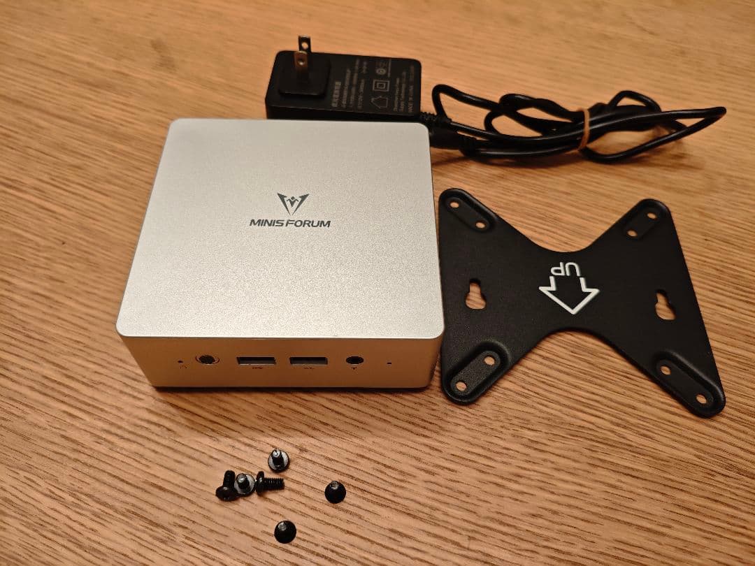 MINISFORUM UN100L ミニPC シルバー 16GB 512GB