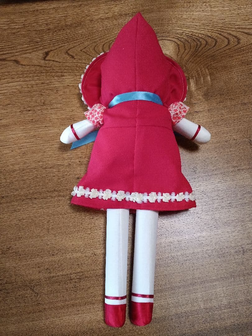 文化人形　ブラブラ人形　レトロモダン:花柄ドレスの布製ドール