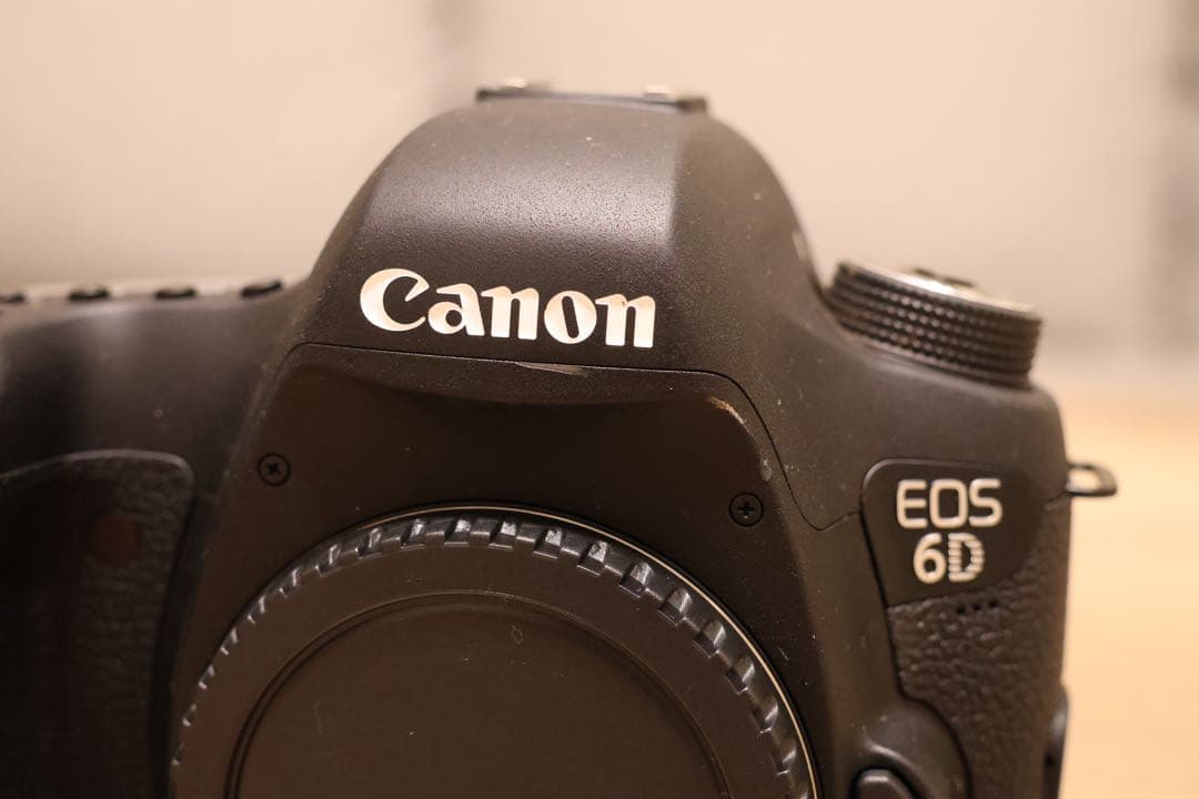 Canon EOS 6D ボディ フルサイズ一眼レフカメラ