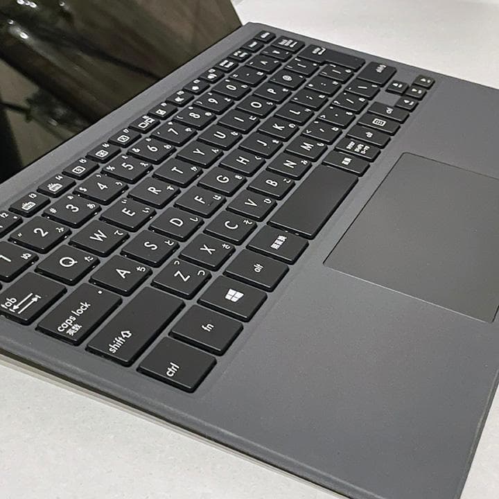 Windowsタブレット本体 ASUS TransBook T304UA-GN052T Core i3