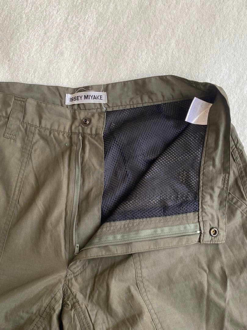 希少 ISSEY MIYAKE イッセイミヤケ カーゴパンツ メンズ Mサイズ