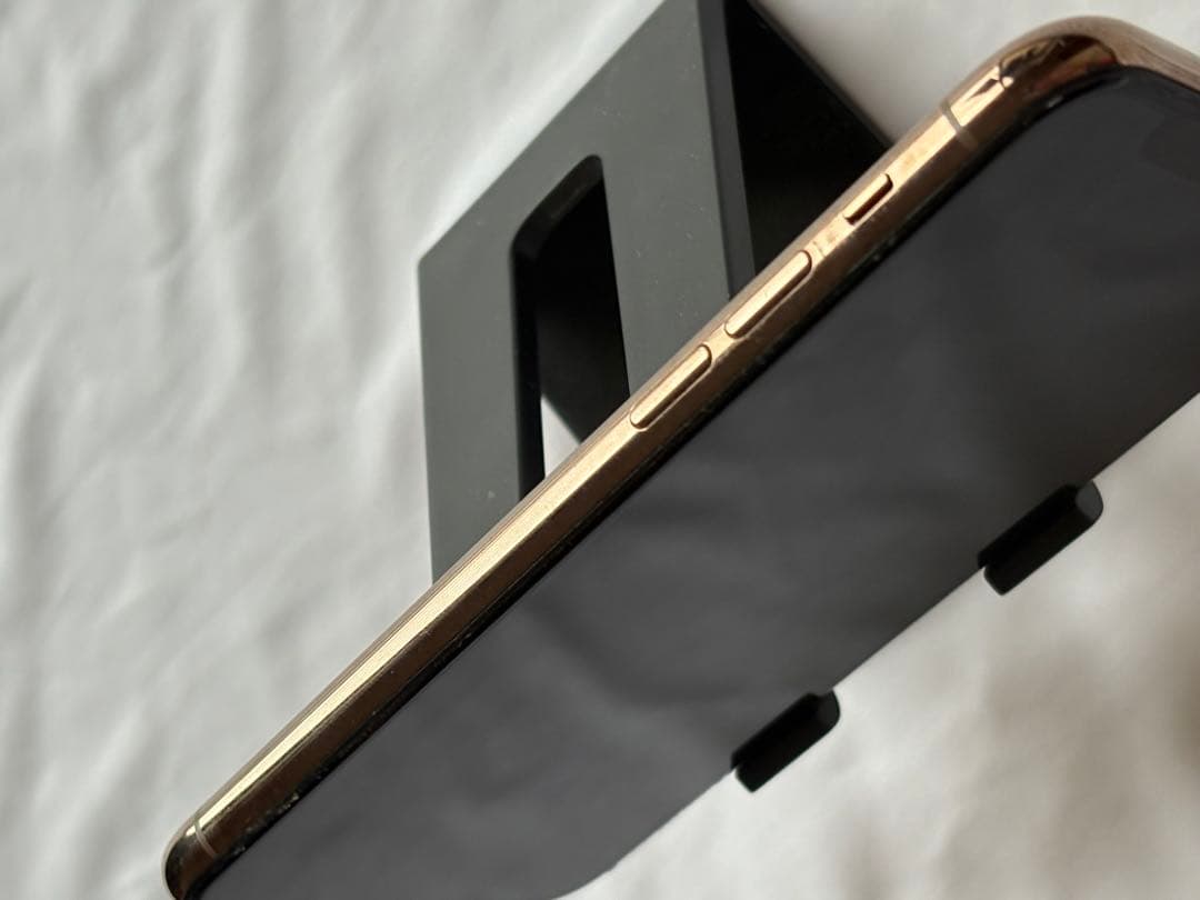 【動作不良なし・キズあり】Apple iPhone 11 ゴールド　64gd本体