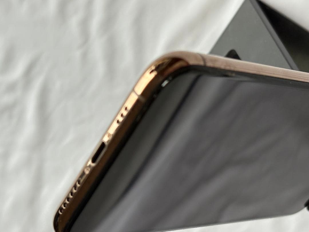 【動作不良なし・キズあり】Apple iPhone 11 ゴールド　64gd本体