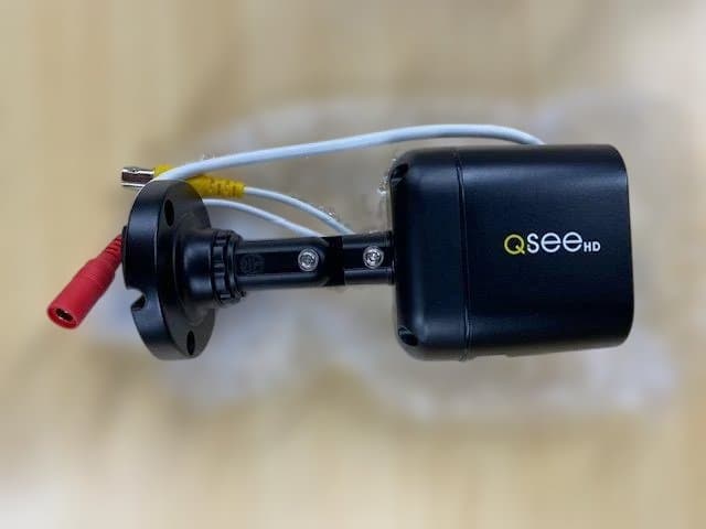 未使用Q-SeeBNC HDカメラ砲弾型PIRタイプQTH8092B 4台セット