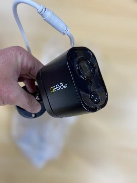 未使用Q-SeeBNC HDカメラ砲弾型PIRタイプQTH8092B 4台セット