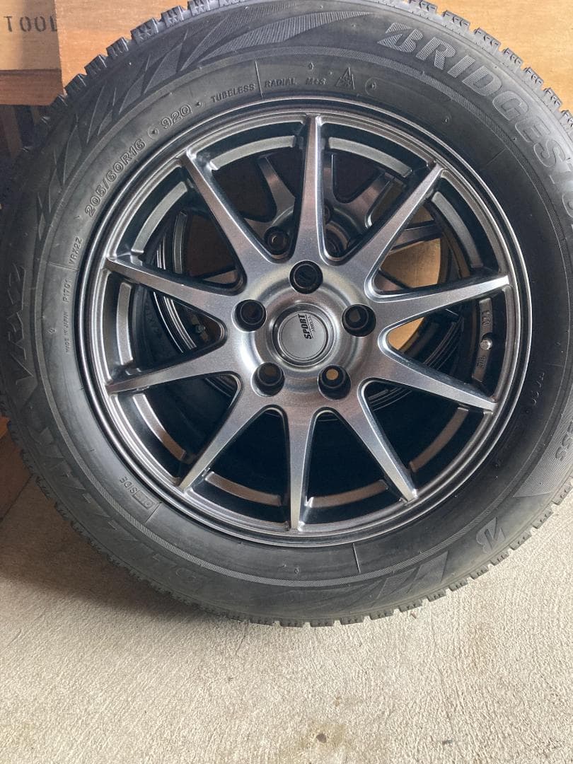 スタッドレスホイールセット　16in 6.5J +38 PCD114.3