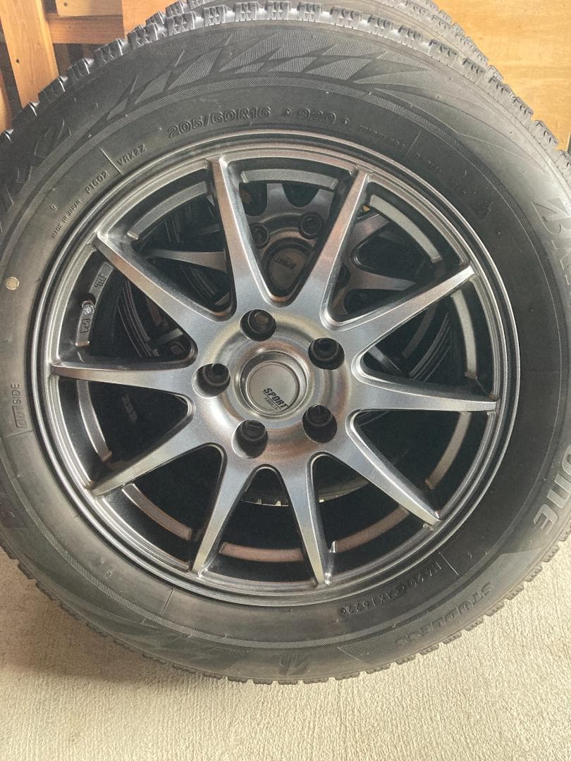 スタッドレスホイールセット　16in 6.5J +38 PCD114.3
