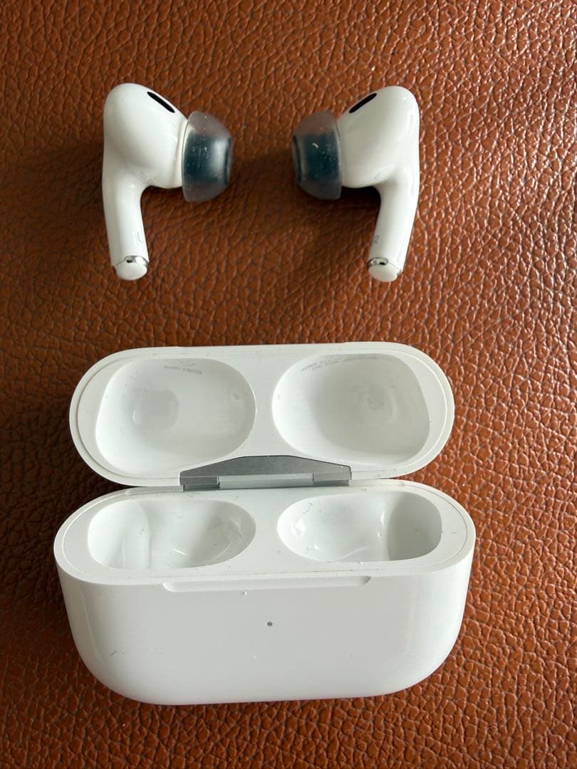 AirPods Pro 2 本体 充電ケース付き