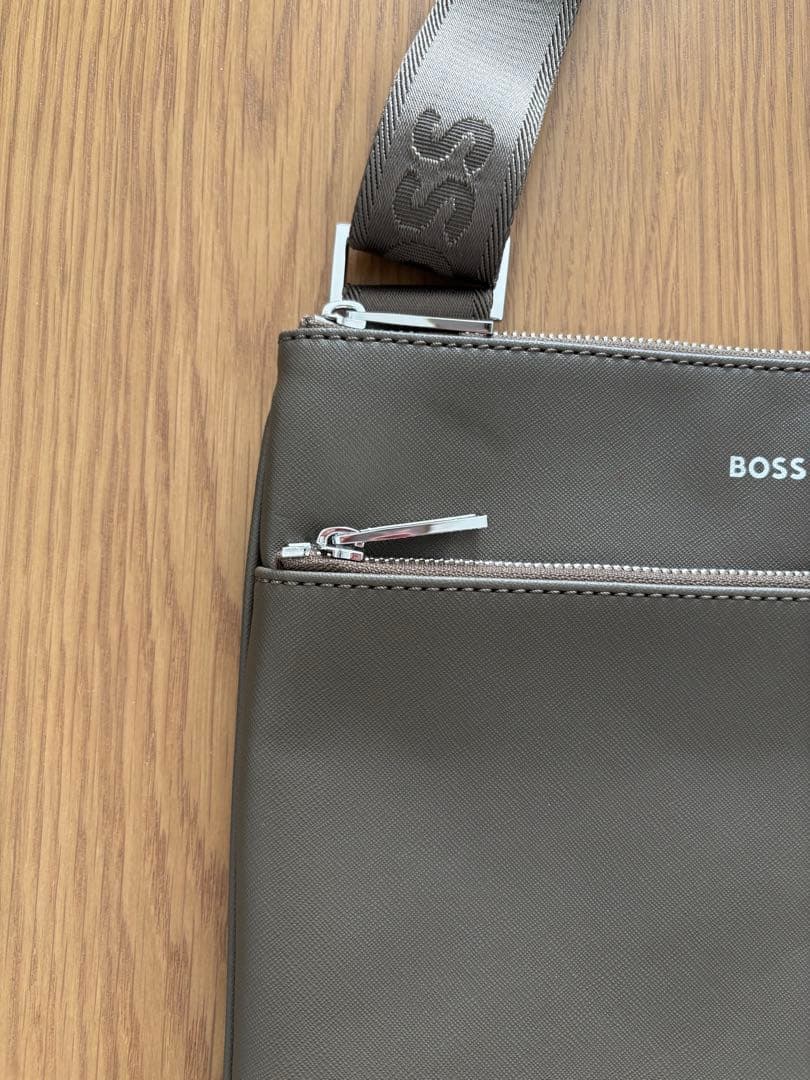 BOSS ブラック ショルダーバッグ