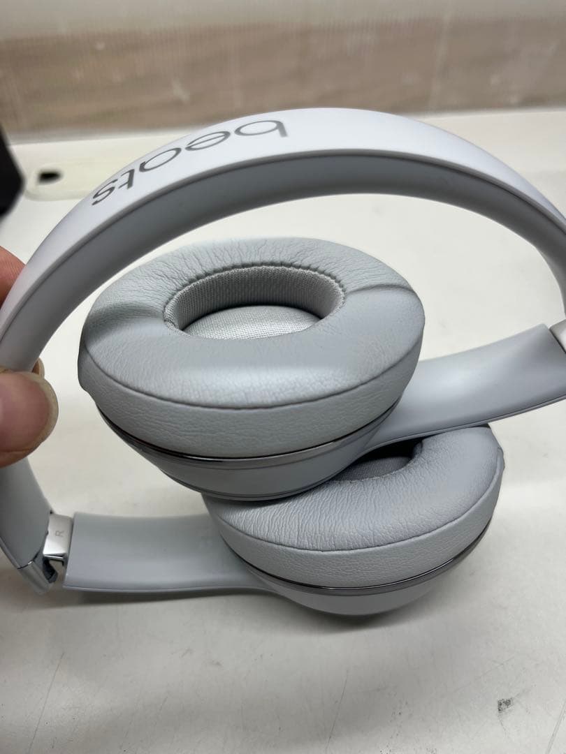 Beats Solo3 Wireless ヘッドホン　シルバー