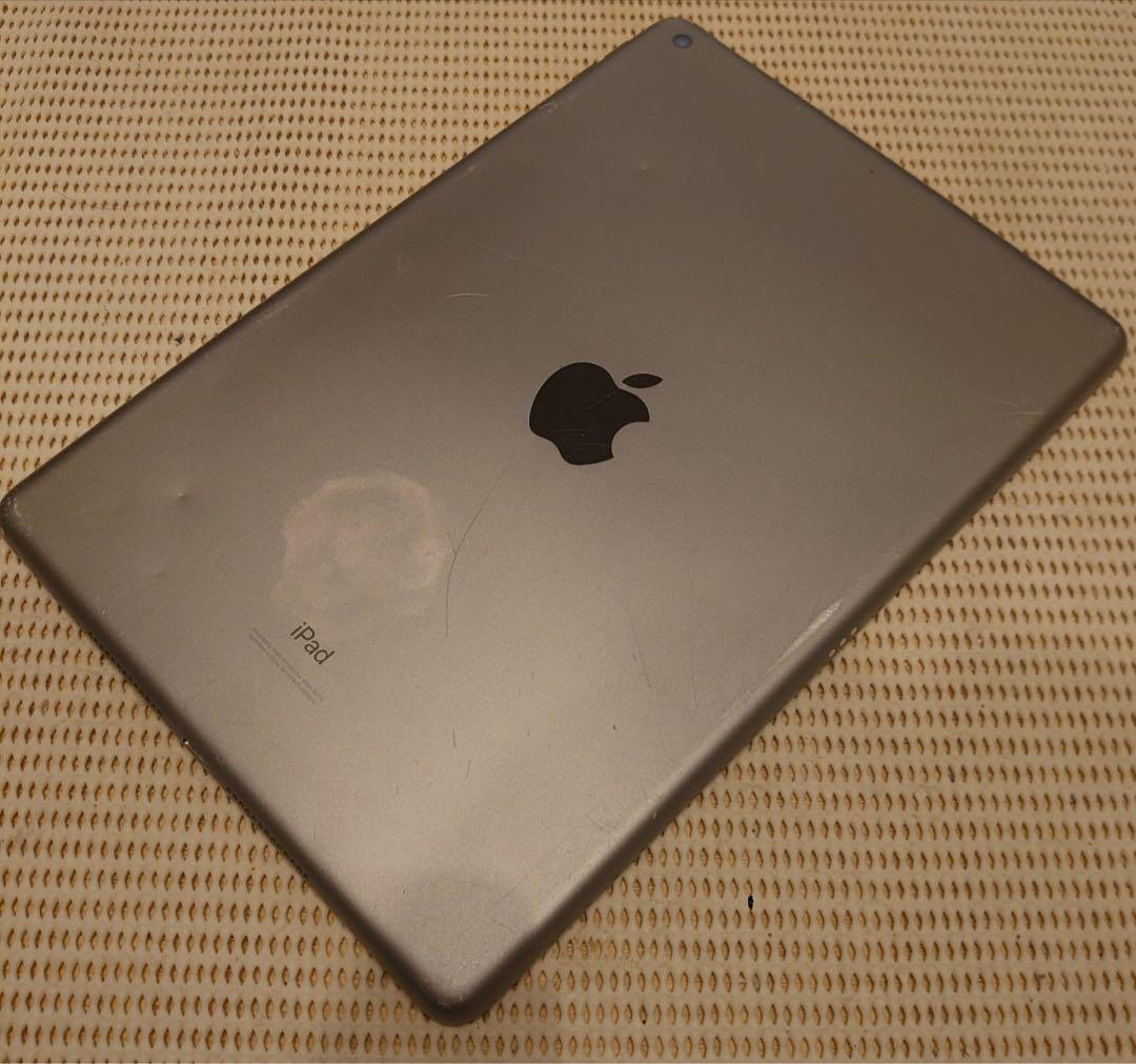 F6MDJ動作品iPad第8世代(A2270)本体32GB送料込ジャンク品