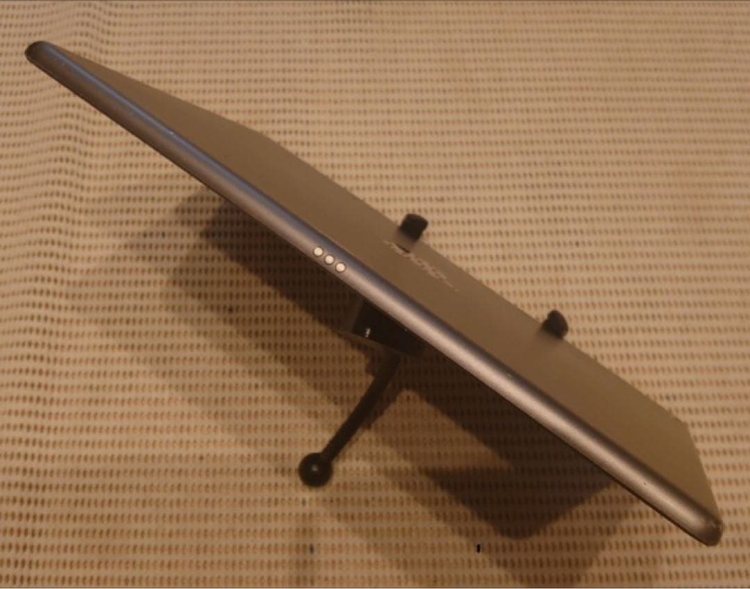 F6MDJ動作品iPad第8世代(A2270)本体32GB送料込ジャンク品